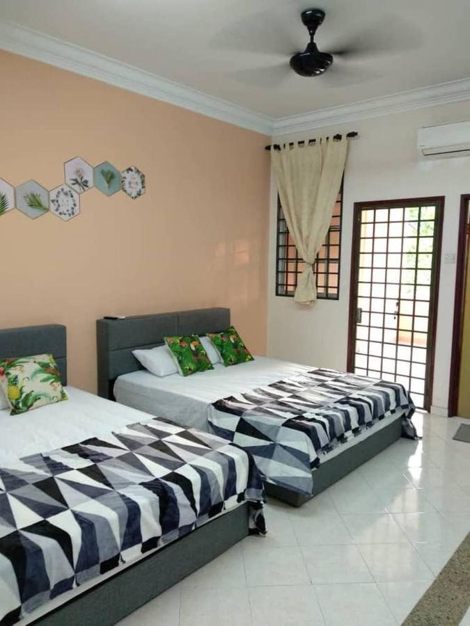 Villa The Garden @ Batu 8 Jalan Pantai Port Dickson Esterno foto